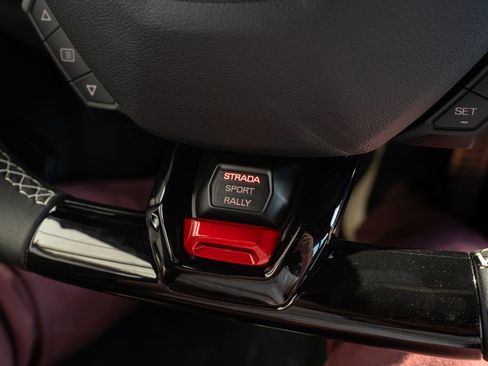 Used 2024 Lamborghini Huracan Sterrato image 32