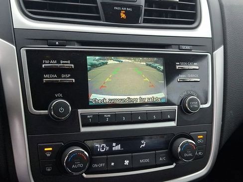 Used 2016 Nissan Altima 2.5 SV image 17