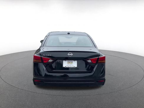 Used 2025 Nissan Altima 2.5 SV image 11