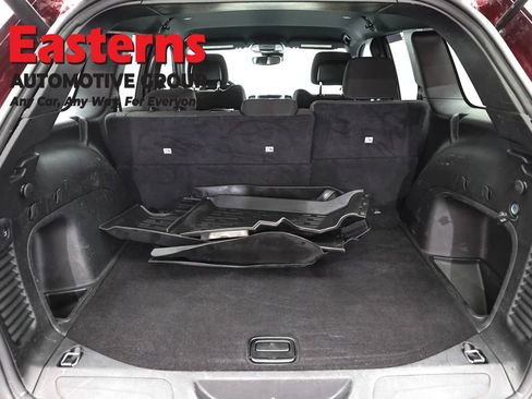 Used 2021 Jeep Grand Cherokee Laredo w/ Security & Convenience Group AWD/4WD image 9