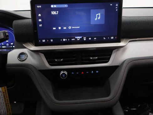 New 2026 Ford Explorer Active w/ Active Comfort Package AWD/4WD image 9