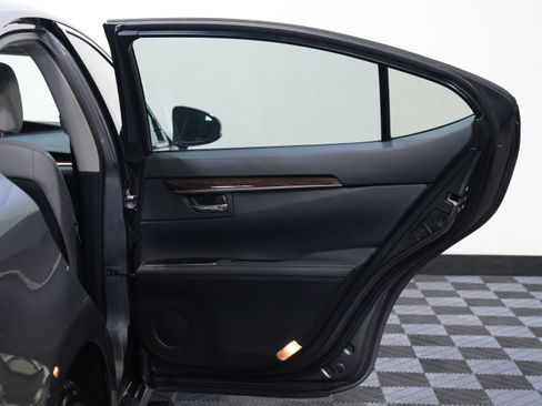 Used 2018 Lexus ES 350 w/ Navigation System Package FWD image 27