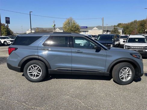 New 2026 Ford Explorer Active w/ Active Comfort Package image 2