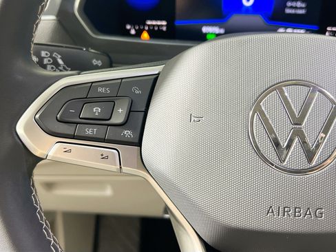 Used 2022 Volkswagen Tiguan SE FWD image 18