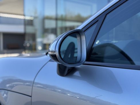 Certified 2025 Porsche Macan image 21