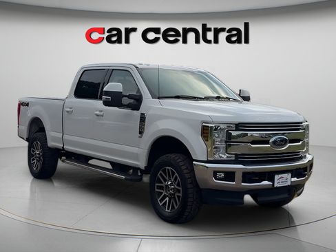 Used 2019 Ford F250 Lariat w/ Lariat Value Package AWD/4WD image 3