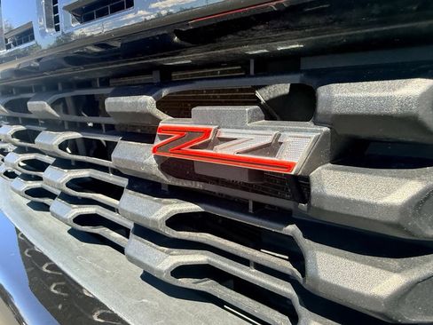 Used 2019 Chevrolet Silverado 1500 Custom Trail Boss AWD/4WD image 11