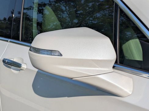 Used 2024 Cadillac XT6 Premium Luxury FWD image 19