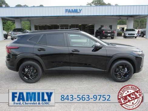 Used 2026 Chevrolet Trax LT w/ Driver Confidence Package FWD image 1