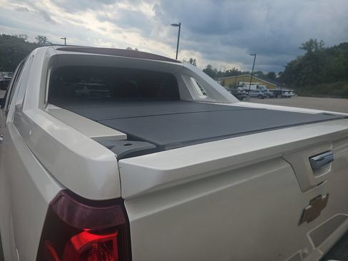 Used 2013 Chevrolet Avalanche LTZ AWD/4WD image 12