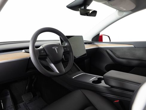 Used 2023 Tesla Model Y Long Range AWD/4WD image 12