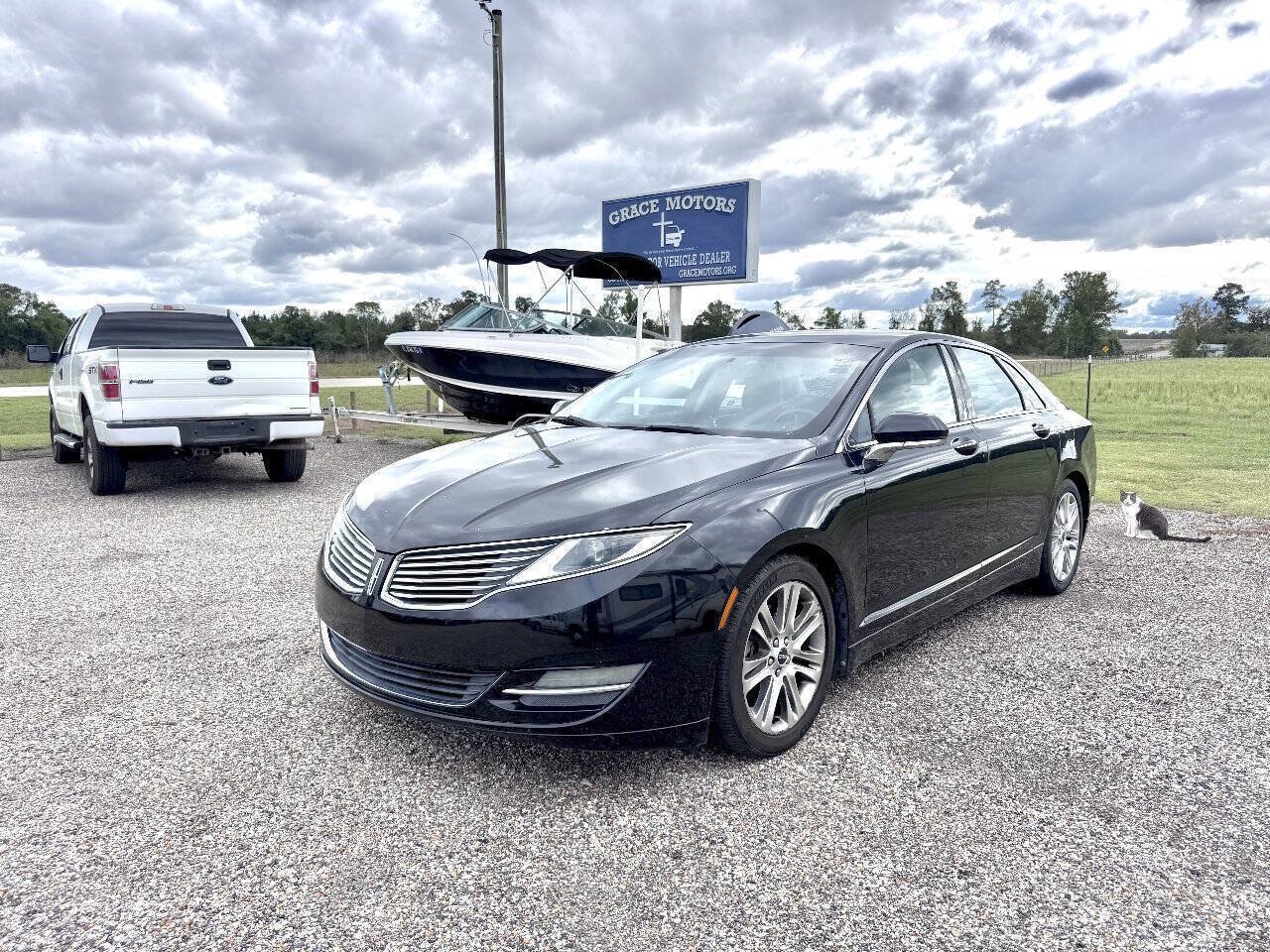 Used 2014 Lincoln MKZ FWD image 3