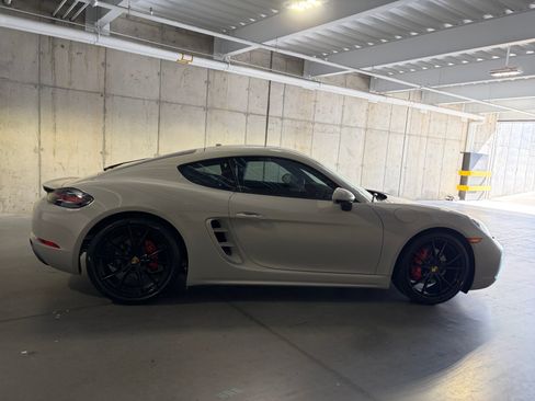 Certified 2024 Porsche 718 Cayman S RWD image 8