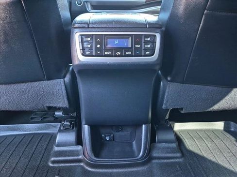 Used 2014 Toyota Highlander Limited Platinum AWD/4WD image 17