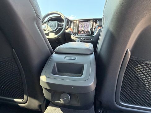 Certified 2025 Volvo V60 B5 Cross Country Plus AWD/4WD image 14