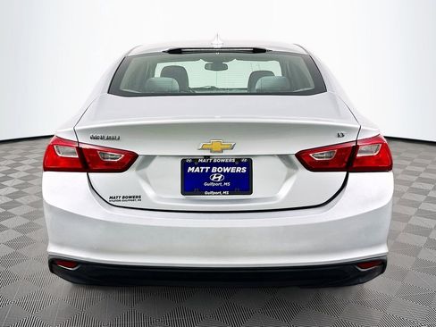 Used 2018 Chevrolet Malibu LT image 6