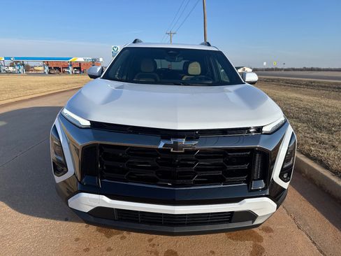 New 2026 Chevrolet Equinox ACTIV w/ Convenience Package III AWD/4WD image 8