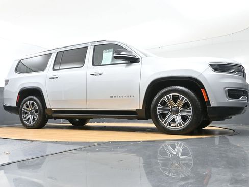 Used 2024 Jeep Wagoneer L Series II RWD image 49