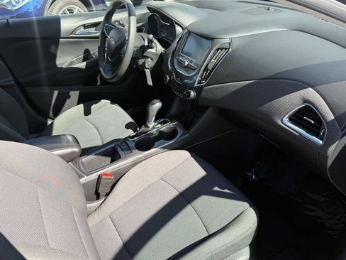 Used 2017 Chevrolet Cruze LT image 15