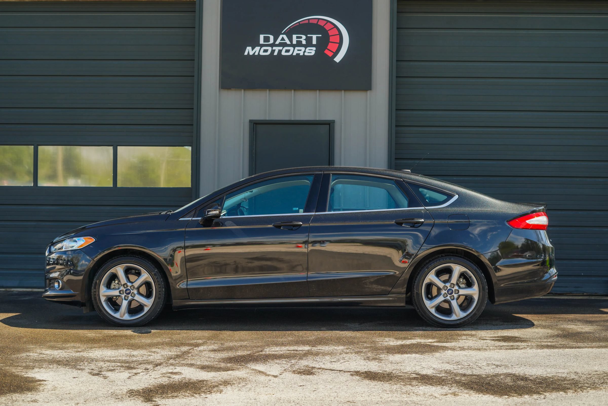 Used 2015 Ford Fusion SE w/ Equipment Group 201A FWD image 4