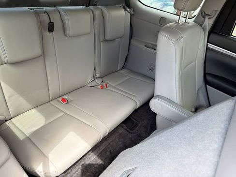 Used 2017 Toyota Highlander Limited Platinum AWD/4WD image 30
