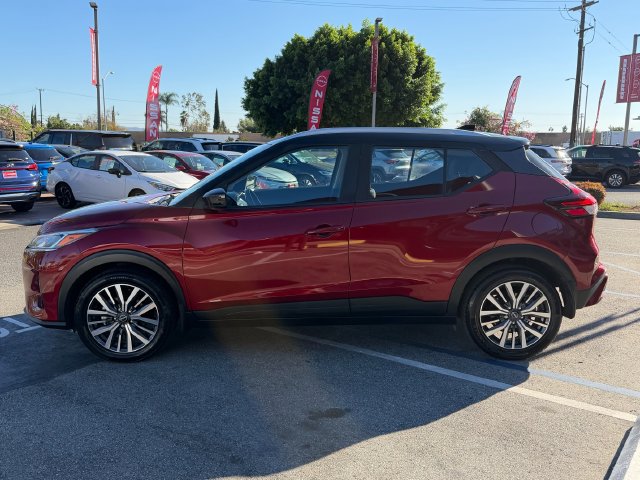 Used 2023 Nissan Kicks SV FWD image 4