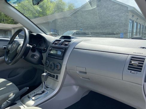 Used 2012 Toyota Corolla LE image 15