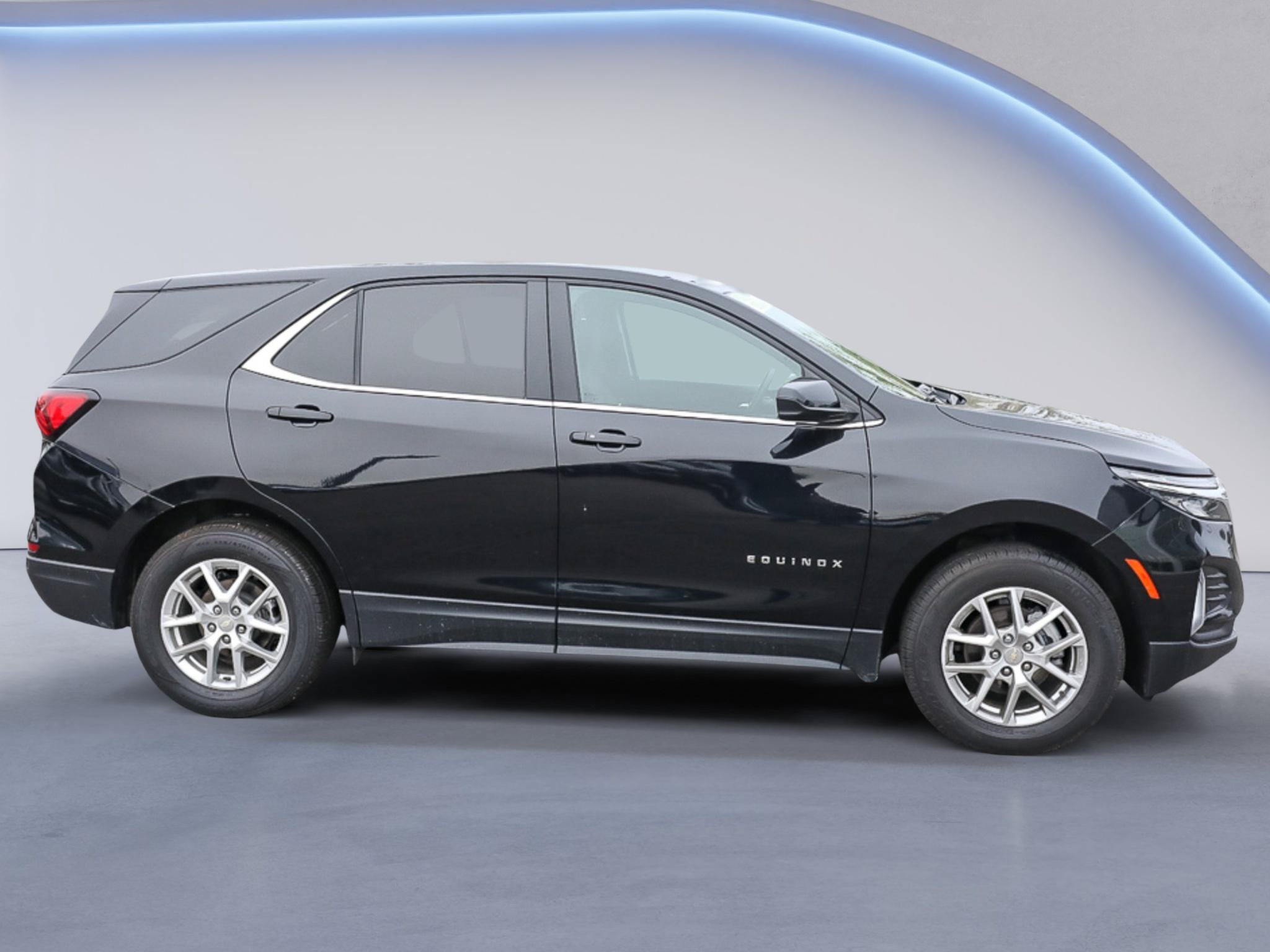 Used 2024 Chevrolet Equinox LT AWD/4WD image 9