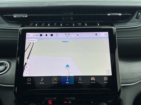 Used 2024 Jeep Grand Cherokee Limited w/ Black Appearance Package image 25