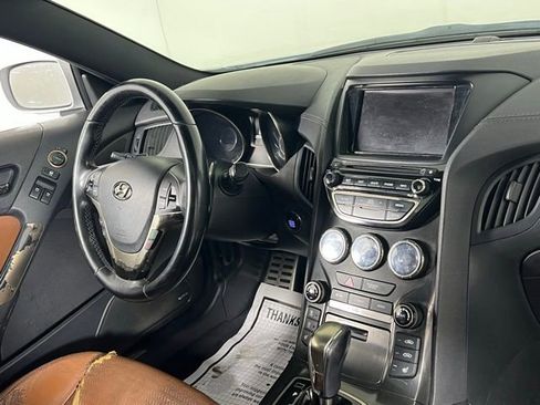 Used 2015 Hyundai Genesis 3.8 RWD image 7