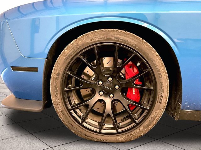 Used 2016 Dodge Challenger SRT Hellcat RWD image 8