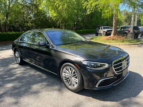 Used 2022 Mercedes-Benz S 580 4MATIC Sedan image 2
