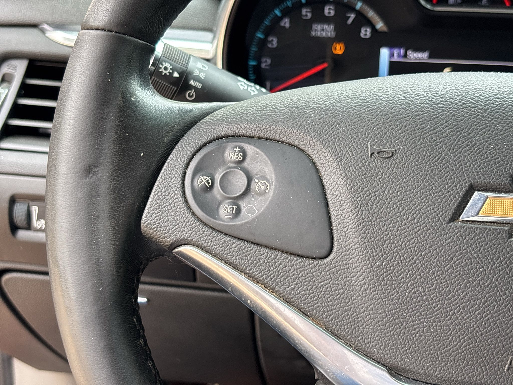 Used 2015 Chevrolet Impala LT w/ Convenience Package FWD image 18