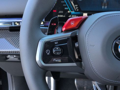 Used 2025 BMW M5 w/ M Driver's Package image 19