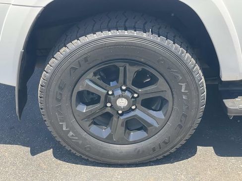 Used 2022 Toyota 4Runner SR5 Premium w/ Moonroof Package RWD image 7