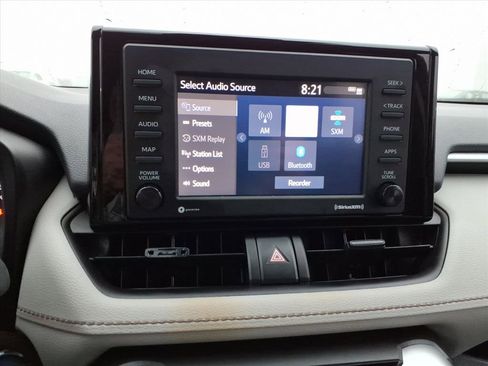 Used 2022 Toyota RAV4 XLE image 18