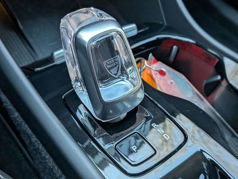 Used 2025 Volvo XC40 B5 Plus w/ Protection Package Premier image 18