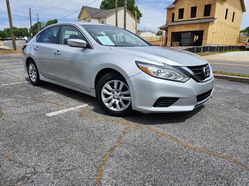 Used 2018 Nissan Altima 2.5 S w/ S Convenience Package image 1