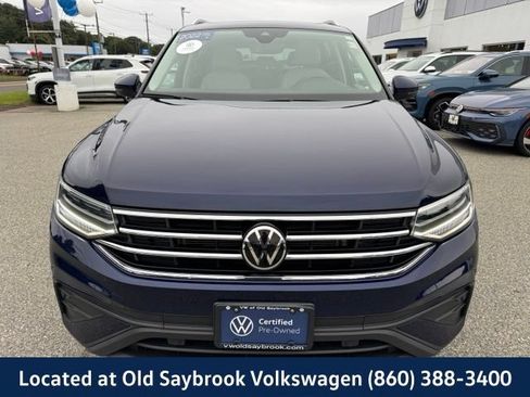 Used 2022 Volkswagen Tiguan SE w/ Panoramic Sunroof Package AWD/4WD image 2