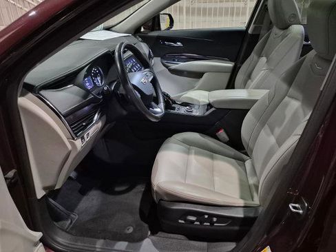 Used 2023 Cadillac XT4 Luxury w/ Cold Weather Package image 16