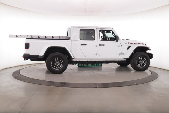 Used 2024 Jeep Gladiator Mojave AWD/4WD image 6