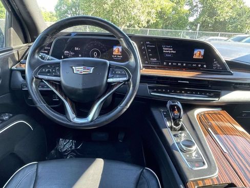 Used 2023 Cadillac Escalade ESV Premium Luxury AWD/4WD image 18