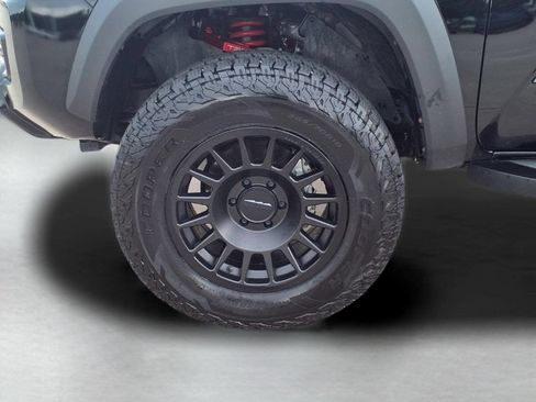 Used 2023 Toyota Tacoma TRD Pro AWD/4WD image 9