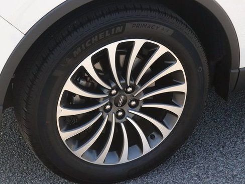 Used 2022 Lincoln Aviator Reserve w/ Equipment Group 201A image 8