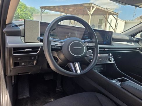 Used 2025 Hyundai Sonata SEL FWD image 15