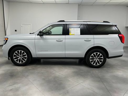Used 2025 Ford Expedition Platinum AWD/4WD image 5