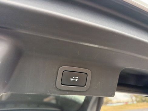 Used 2020 Jaguar F-PACE Prestige image 8