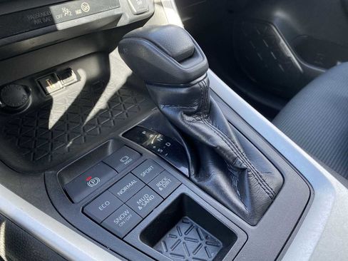 Used 2020 Toyota RAV4 LE image 22