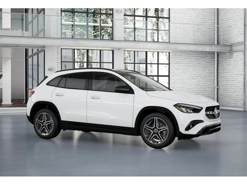 New 2026 Mercedes-Benz GLA 250 4MATIC image 13