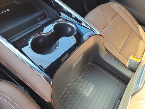 Used 2025 Chevrolet Tahoe High Country RWD image 27